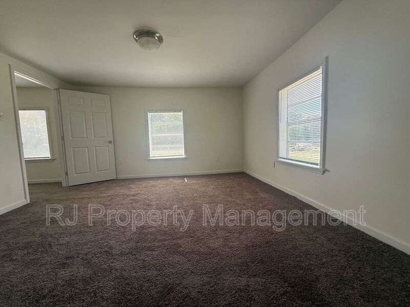 3742 Berry Ln – photo 4