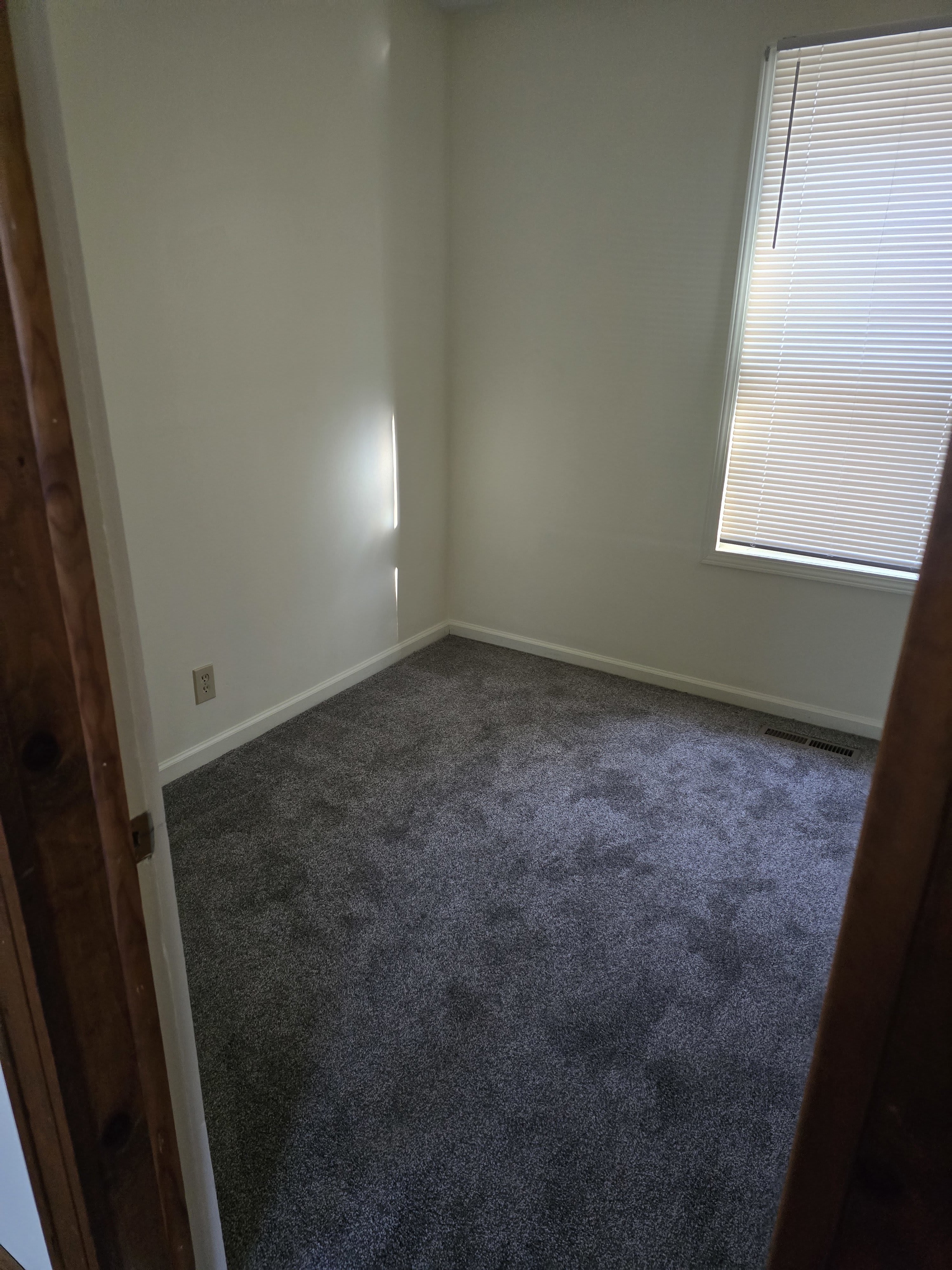 185 Ford Avenue – photo 4