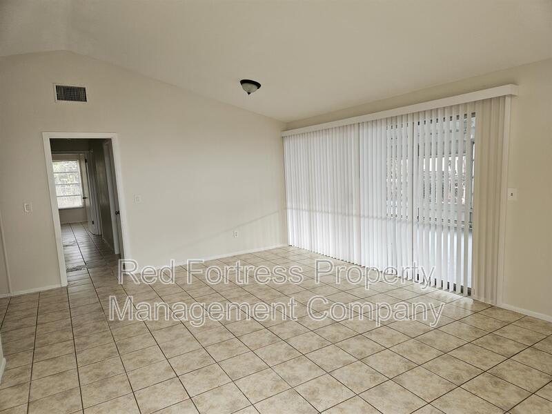 1635 Newport Ct – photo 3