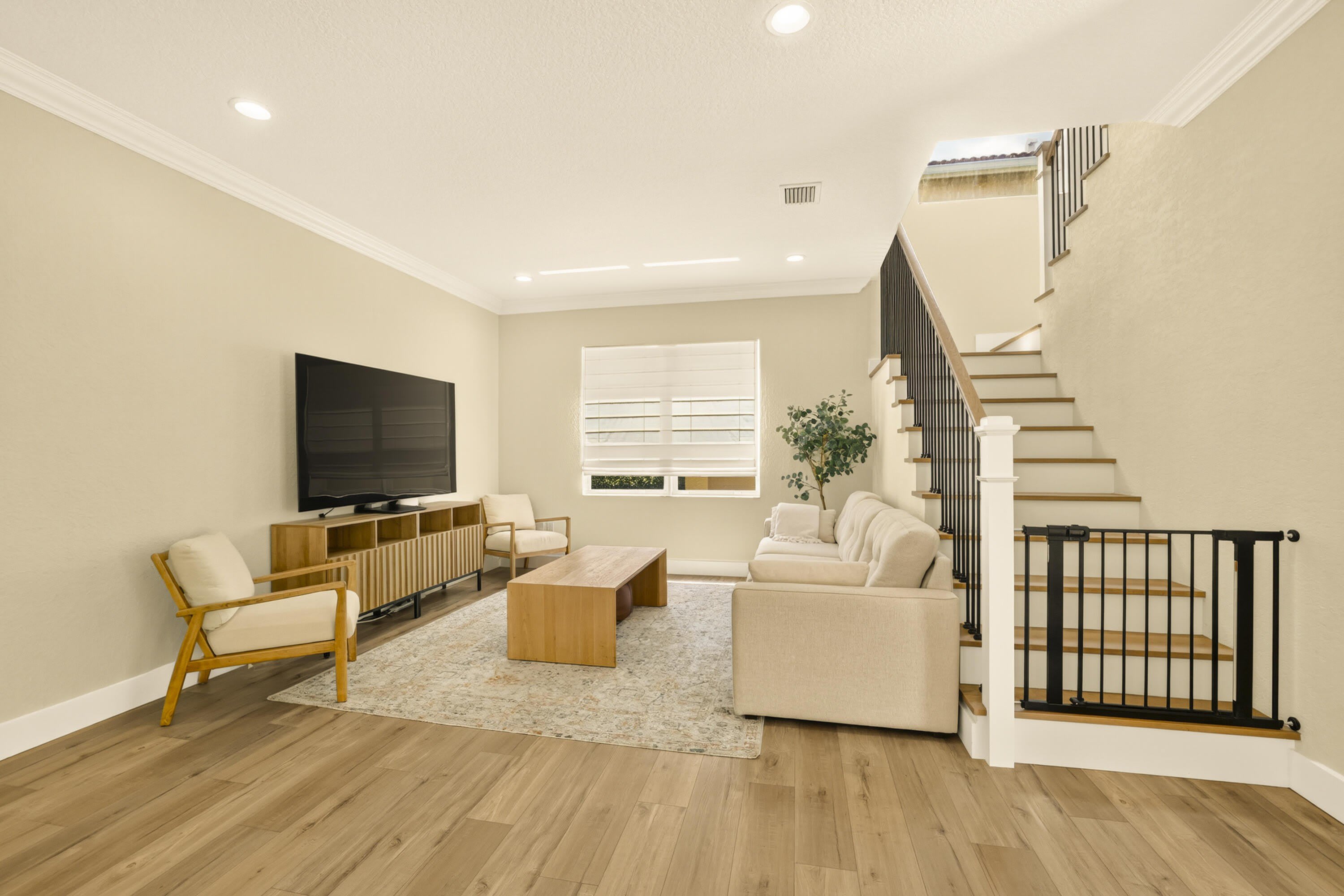 7630 Topiary Avenue – photo 3