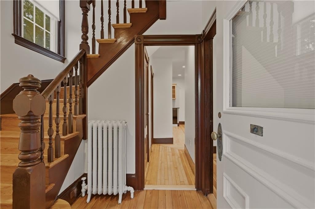 82 Van Zandt Avenue – photo 2