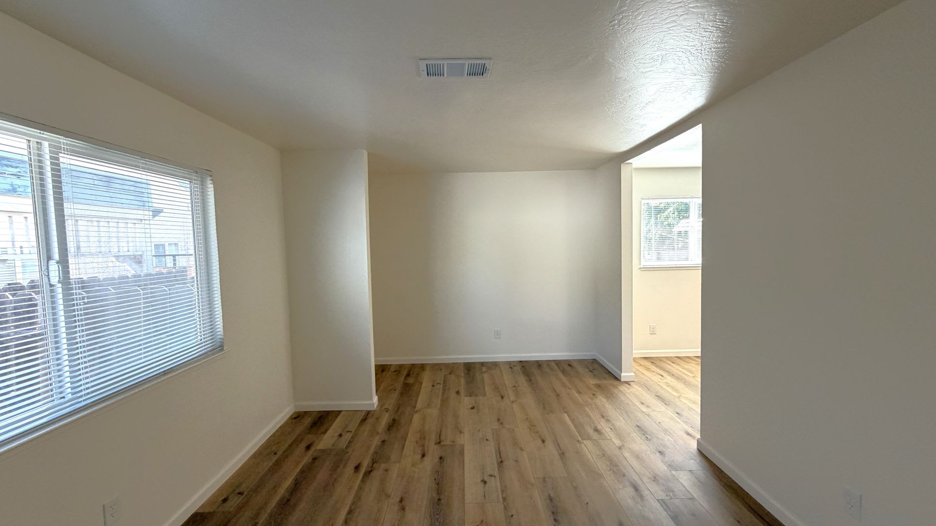 Pittsburg Beautiful Fully Updated Unit 2 Bedroom 1 Bath Luxury Vinyl Flooring Quartz Counters And More – photo 4