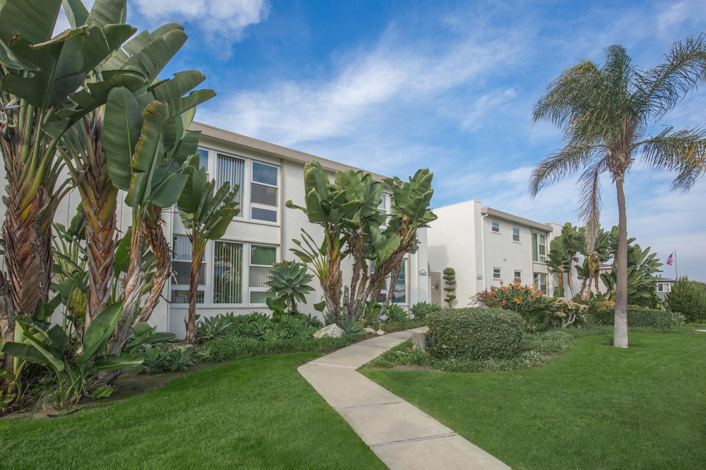 Sea Breeze Beach Apartments – photo 2