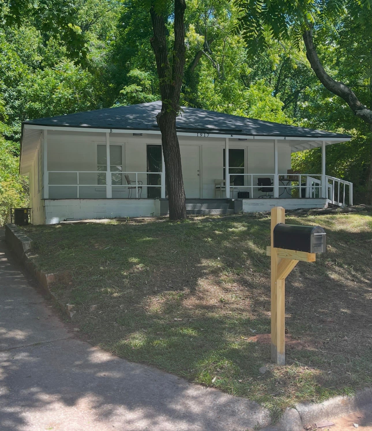 1917 Lathrop Street Southeast B – photo 1