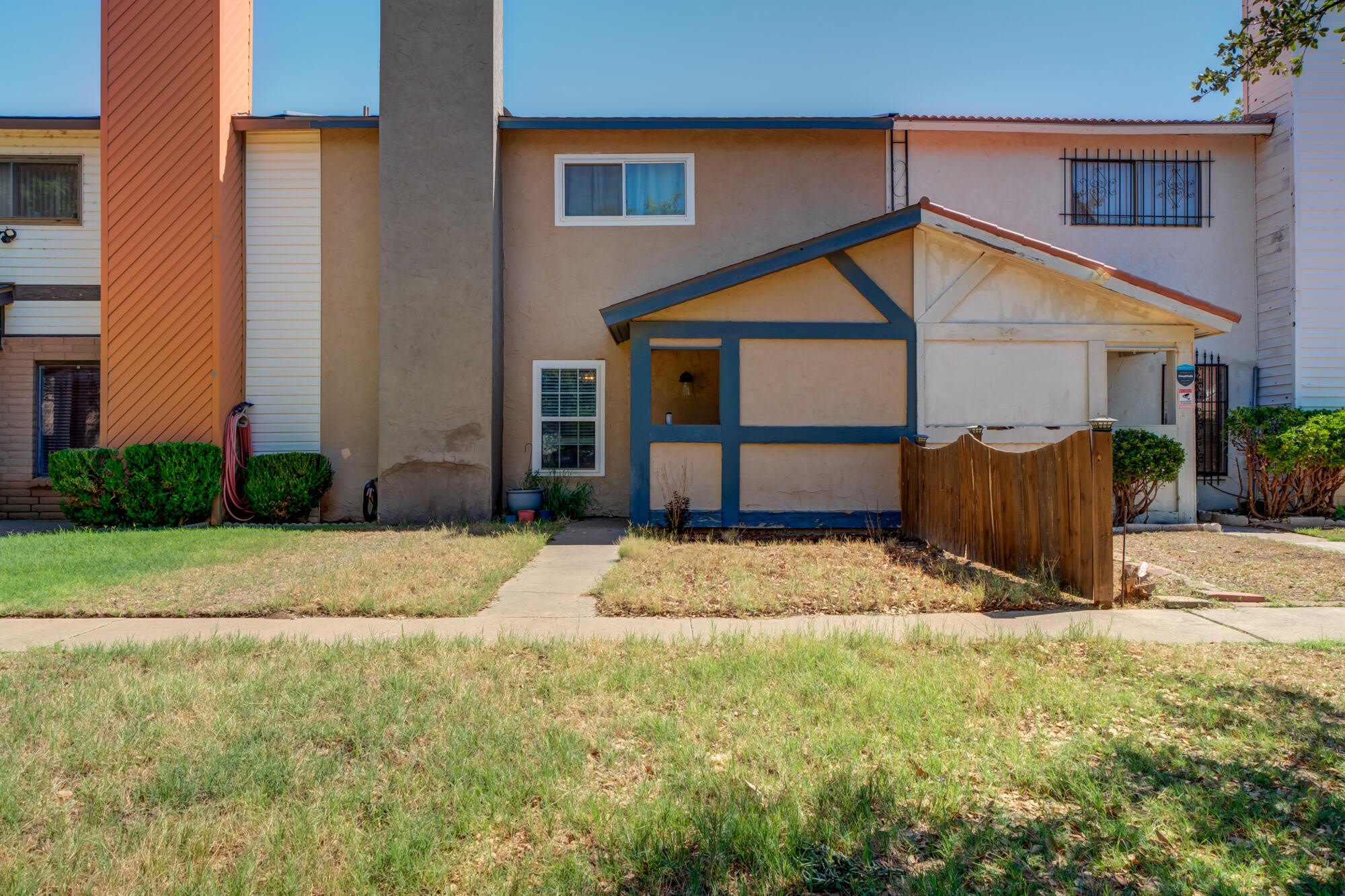 8633 Knoxville Drive – photo 3