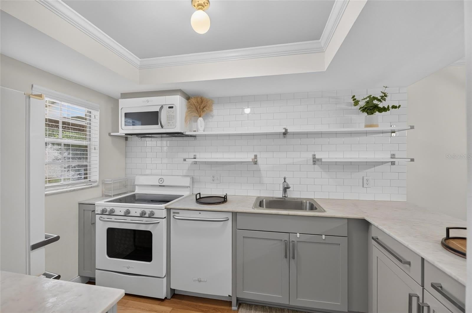 3812 N OAK Drive – photo 5