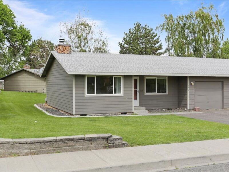 724 S. Morain St. – photo 2