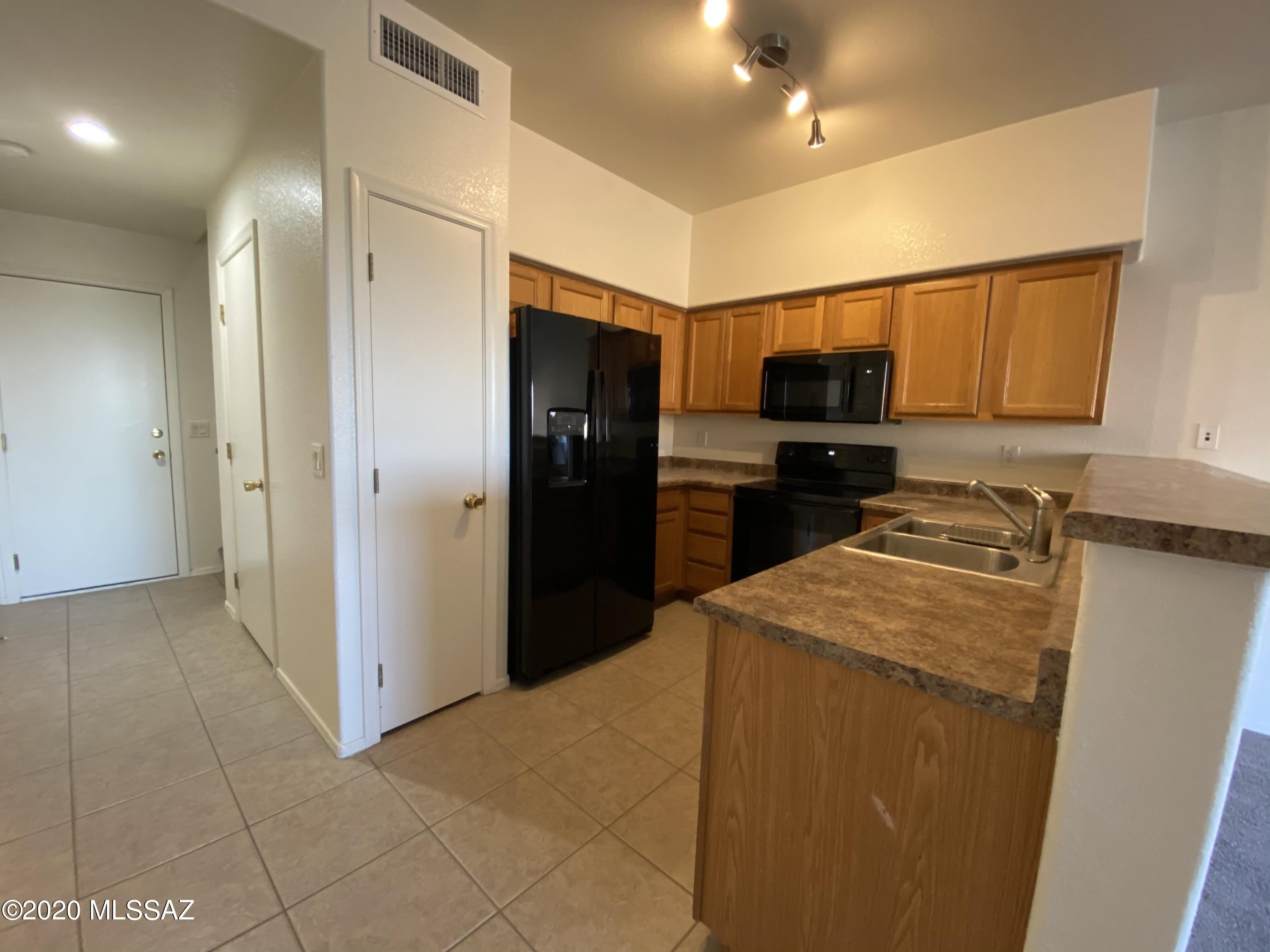 1265 E Weimer Circle – photo 2