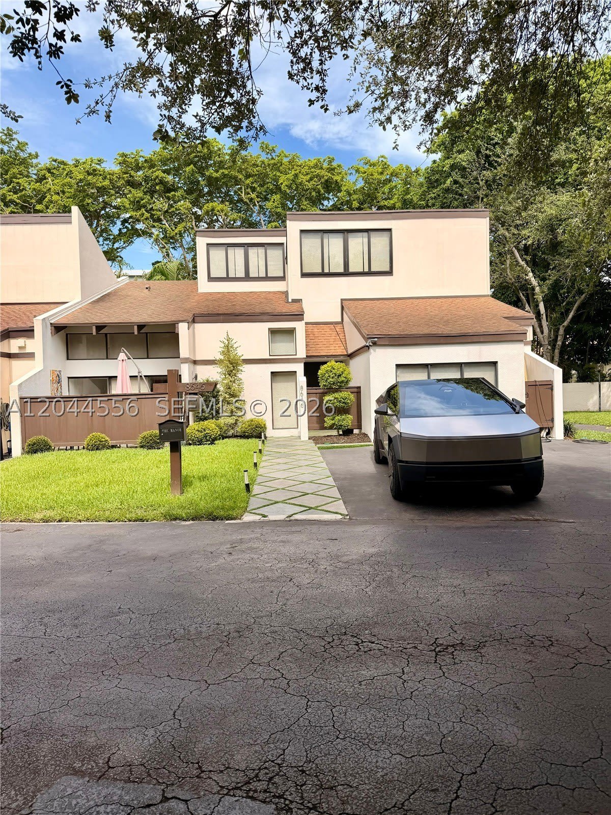 8646 SW 94th St – photo 4