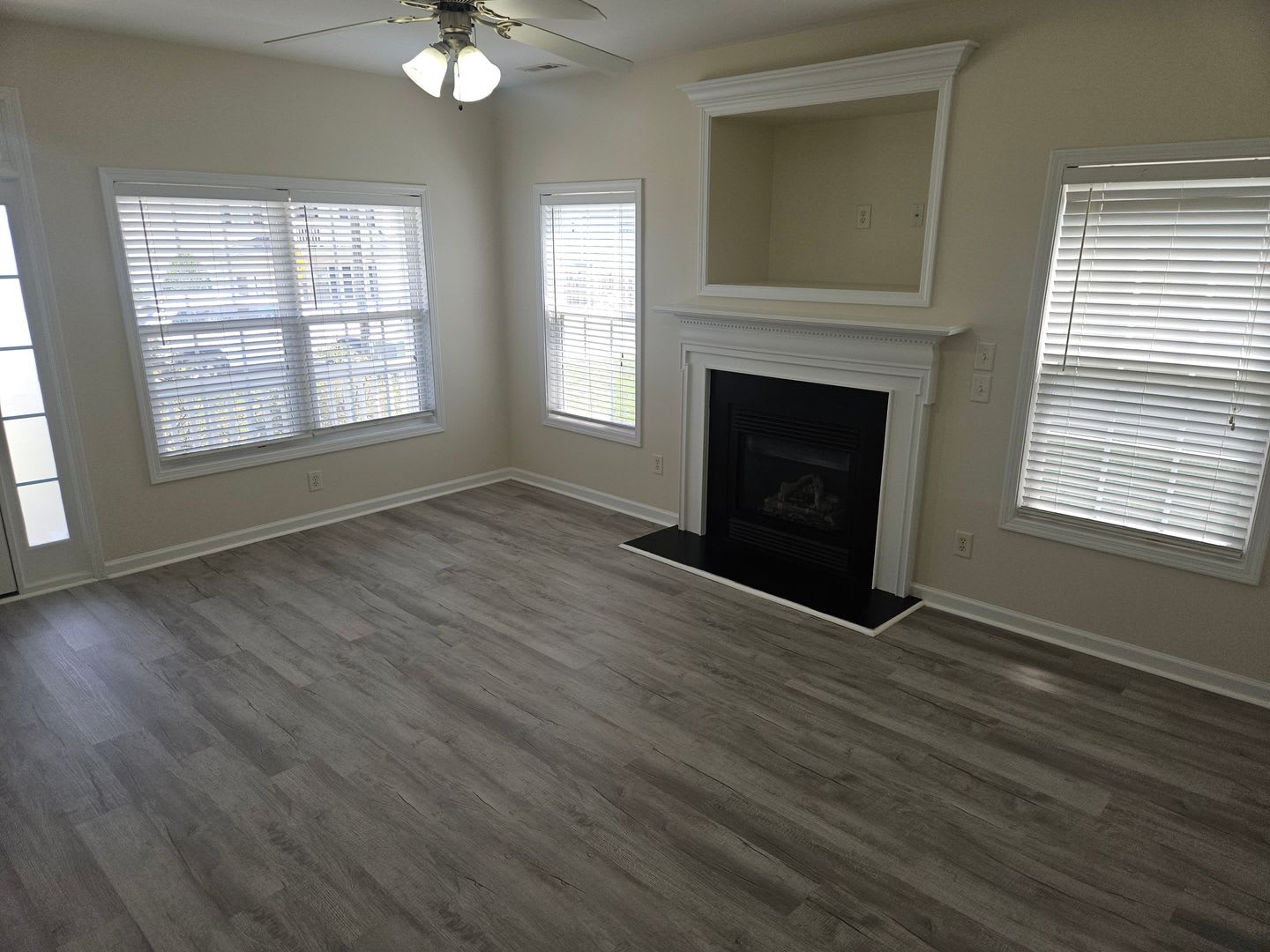 Charming 3br/2.5ba in SE Raleigh. Avail Now! – photo 4