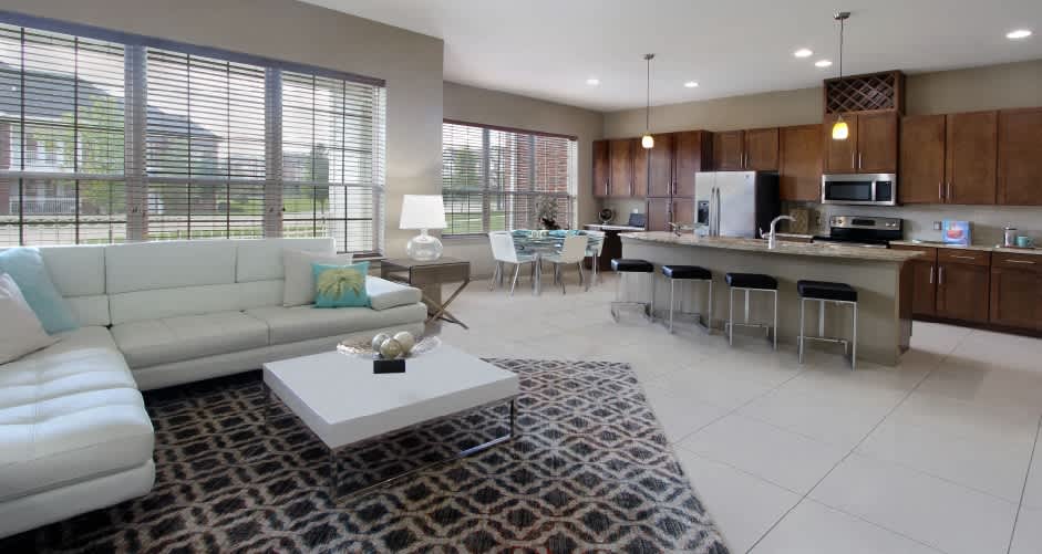 Country Club Village – photo 1