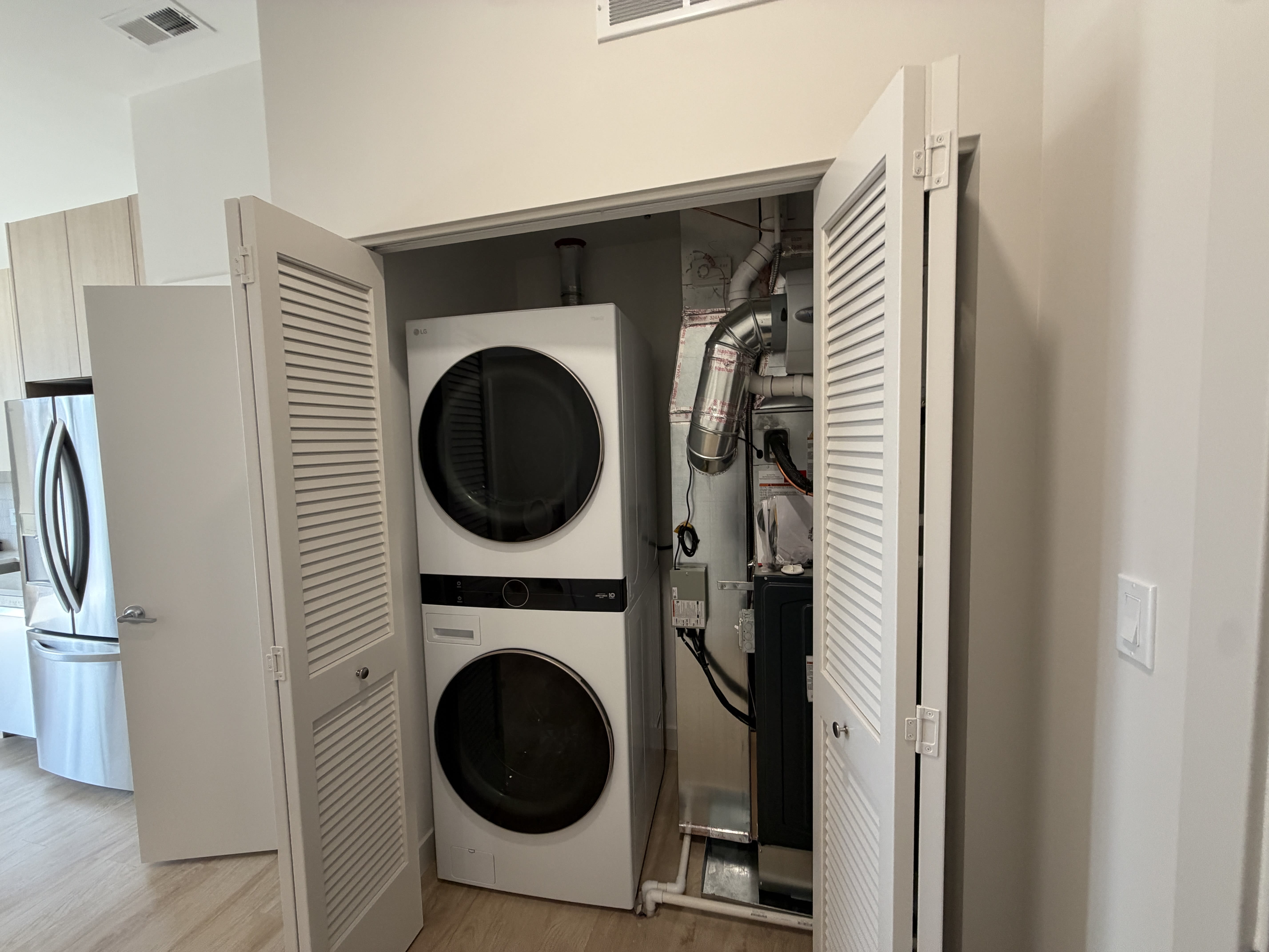 465 N Carpenter St – photo 2
