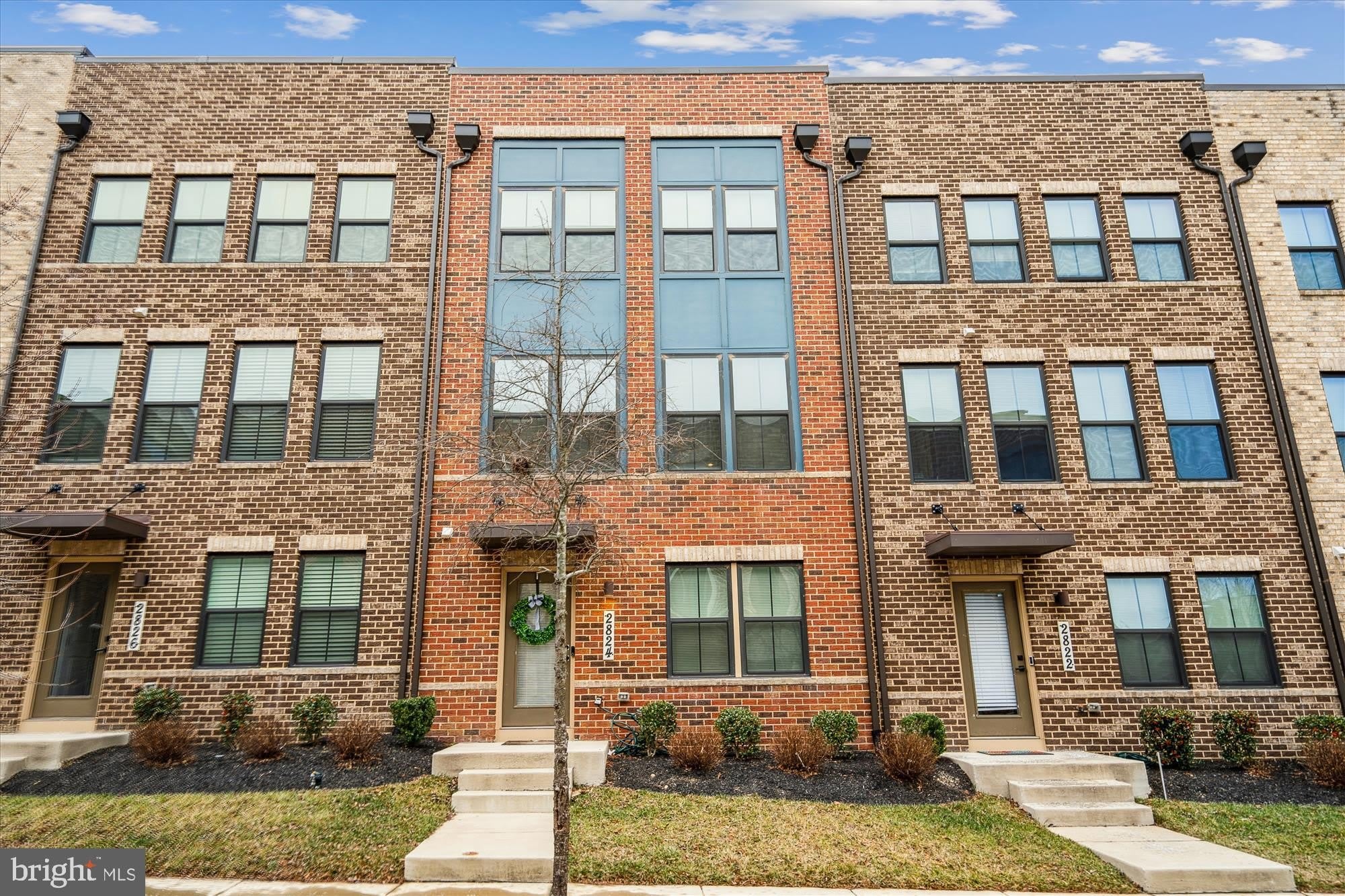 2824 LEWIS Avenue – photo 1