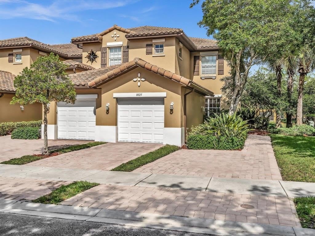 8025 NW 127TH Lane – photo 2
