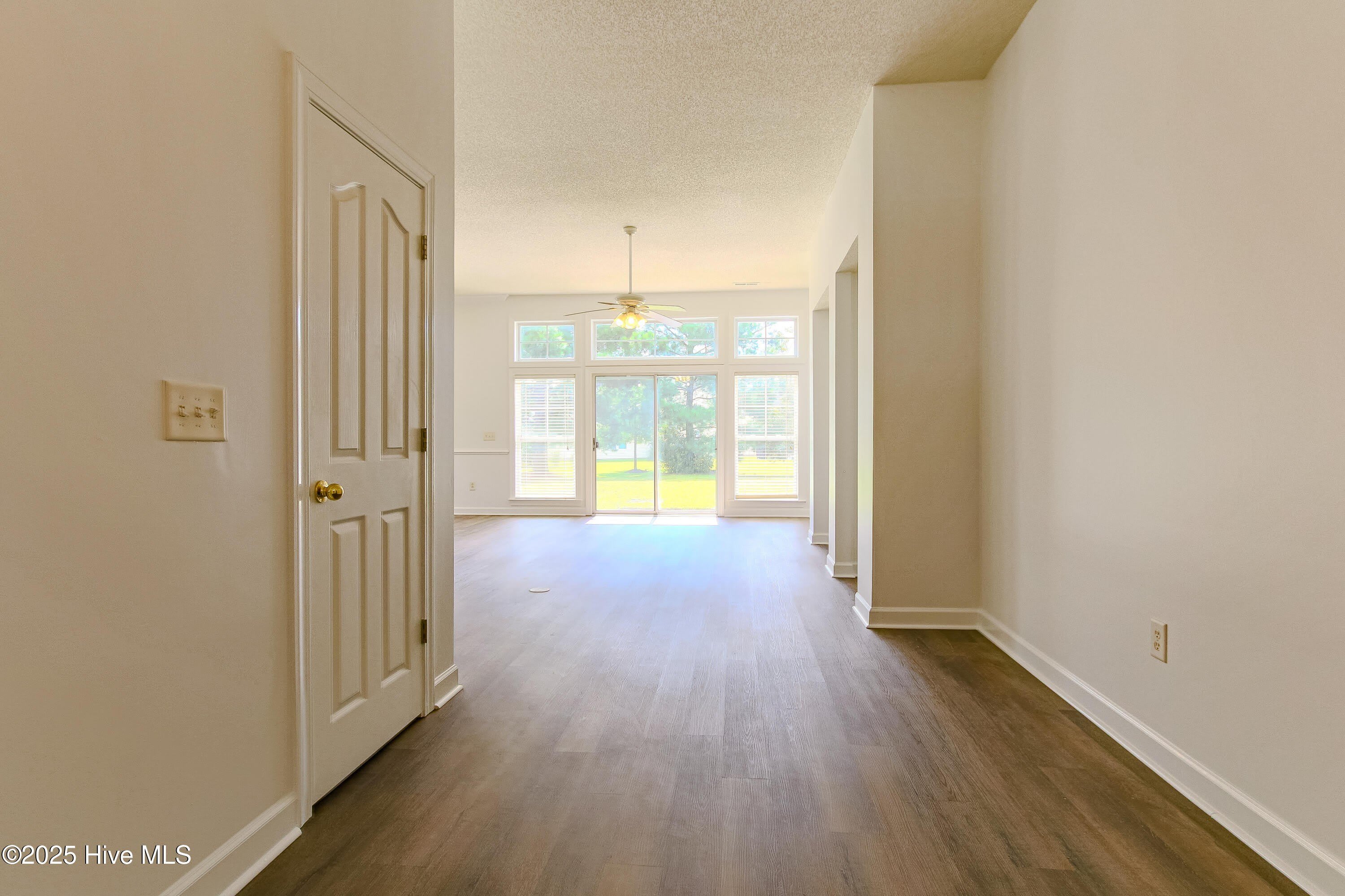 1005 Meadowlands Trail NW – photo 2