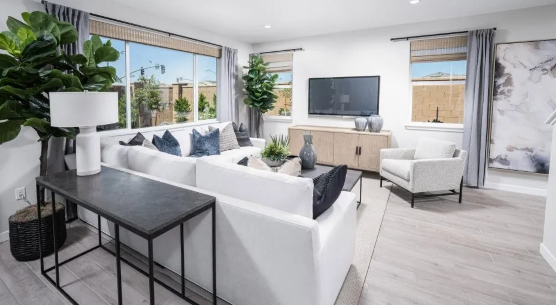 Spectacular 4/3 (North Lake) Brand New! Please see entire ad for showings – photo 4