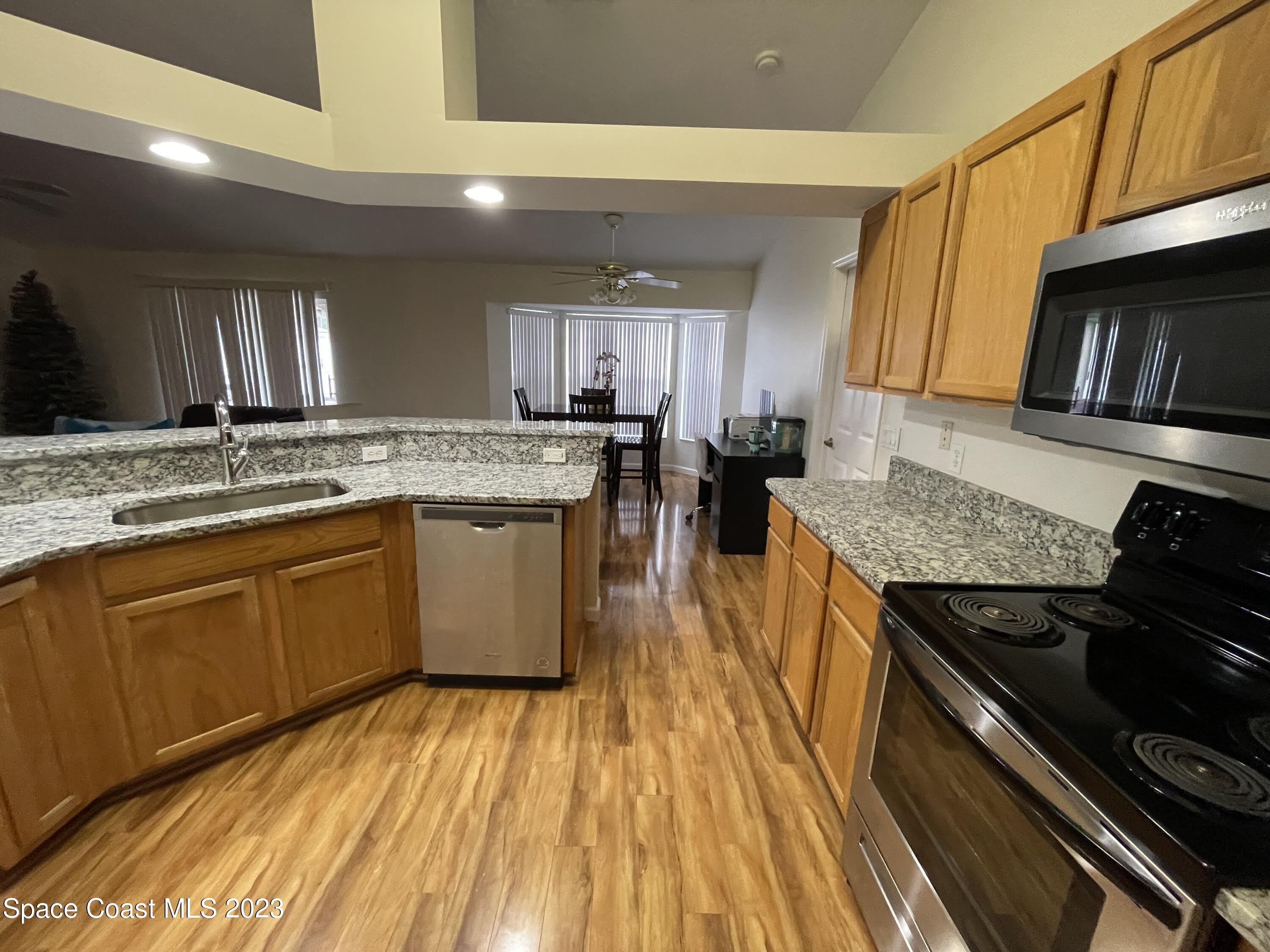 1738 Loquat Court NW – photo 4