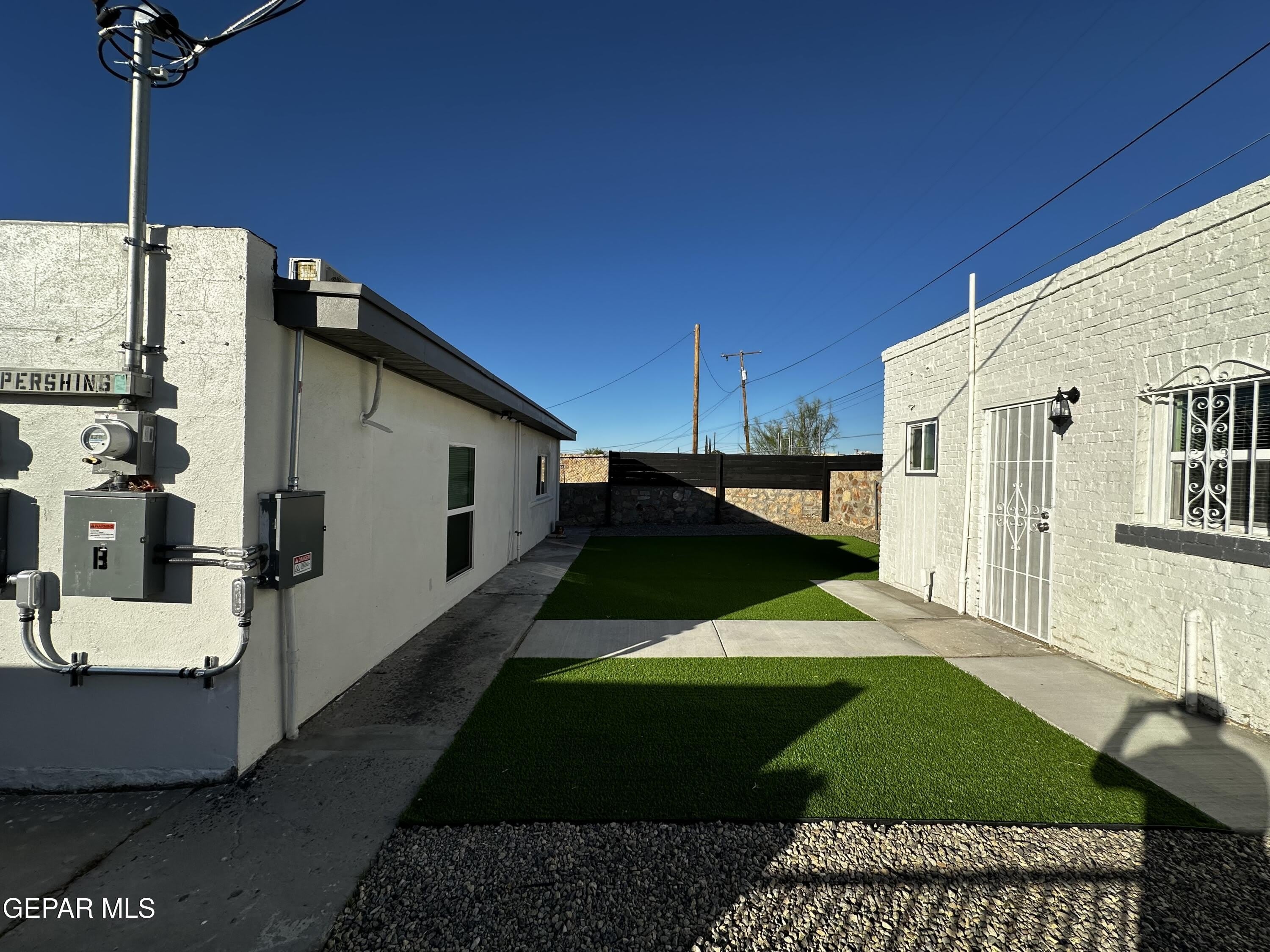 2531 Pershing Drive – photo 4