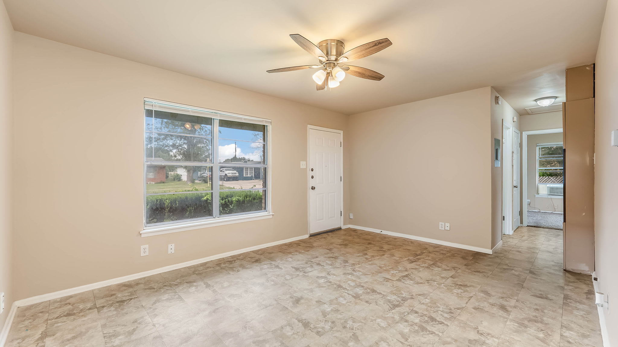 218 E Villaret Blvd – photo 4
