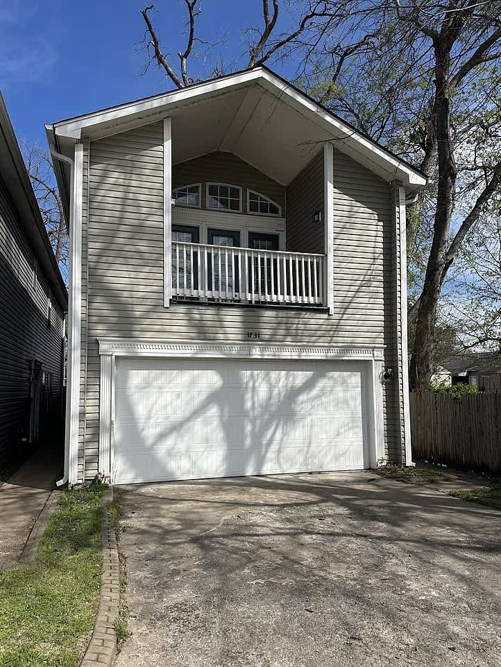 3731 Riverside Dr – photo 1