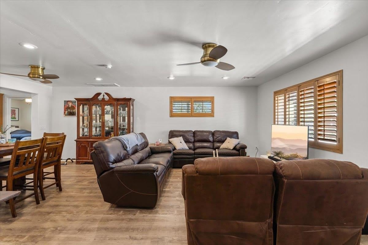 535 W 19TH Street – photo 4