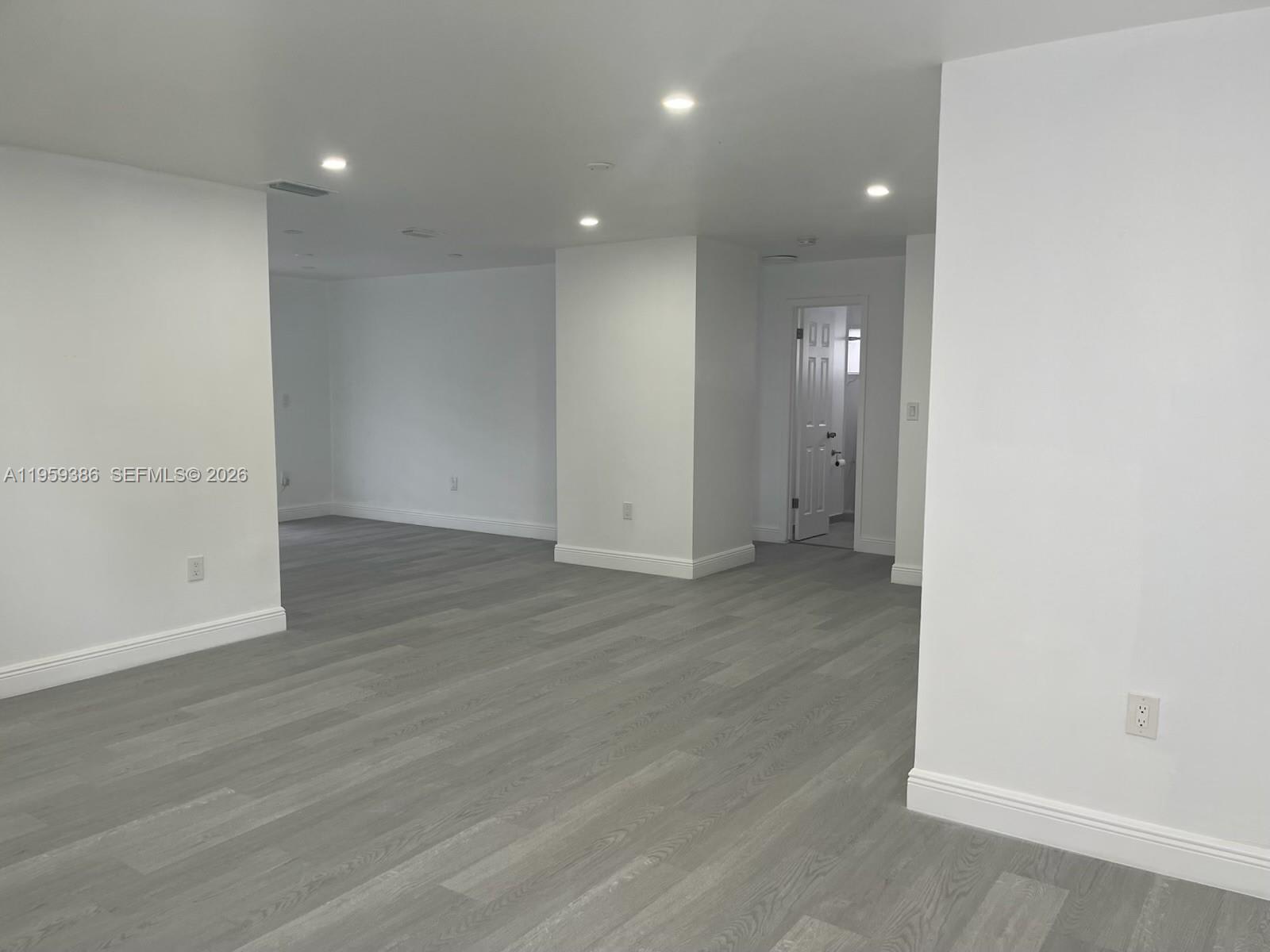 6004 Nw 38th St – photo 2