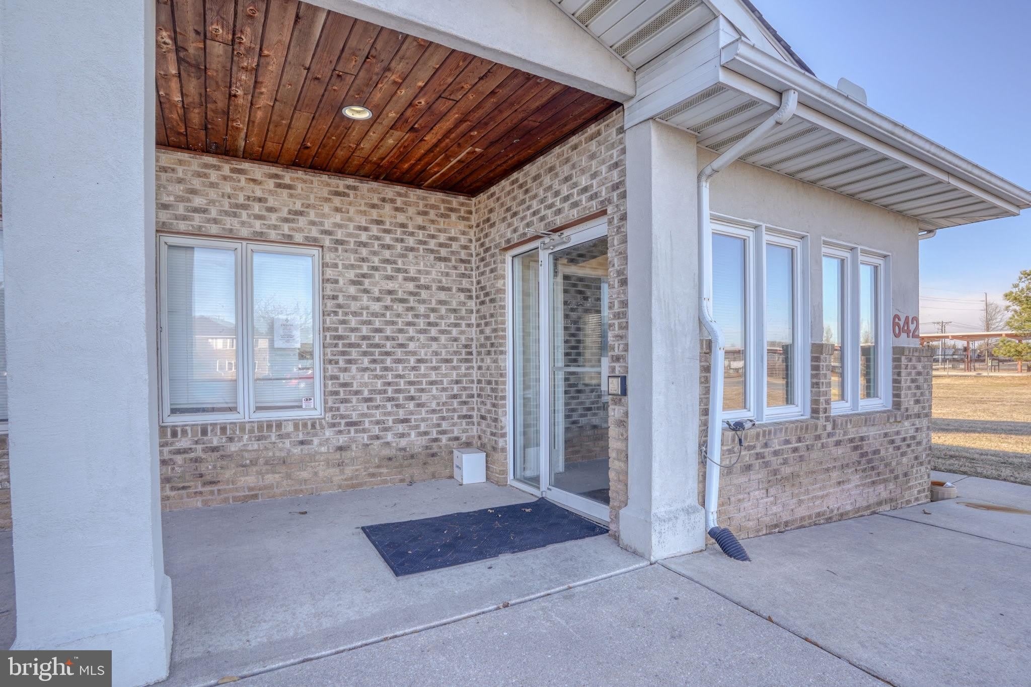 642 S QUEEN Street – photo 2