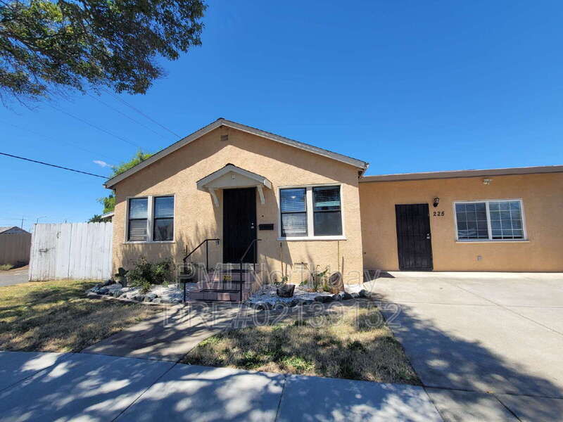 225 Madison St – photo 2