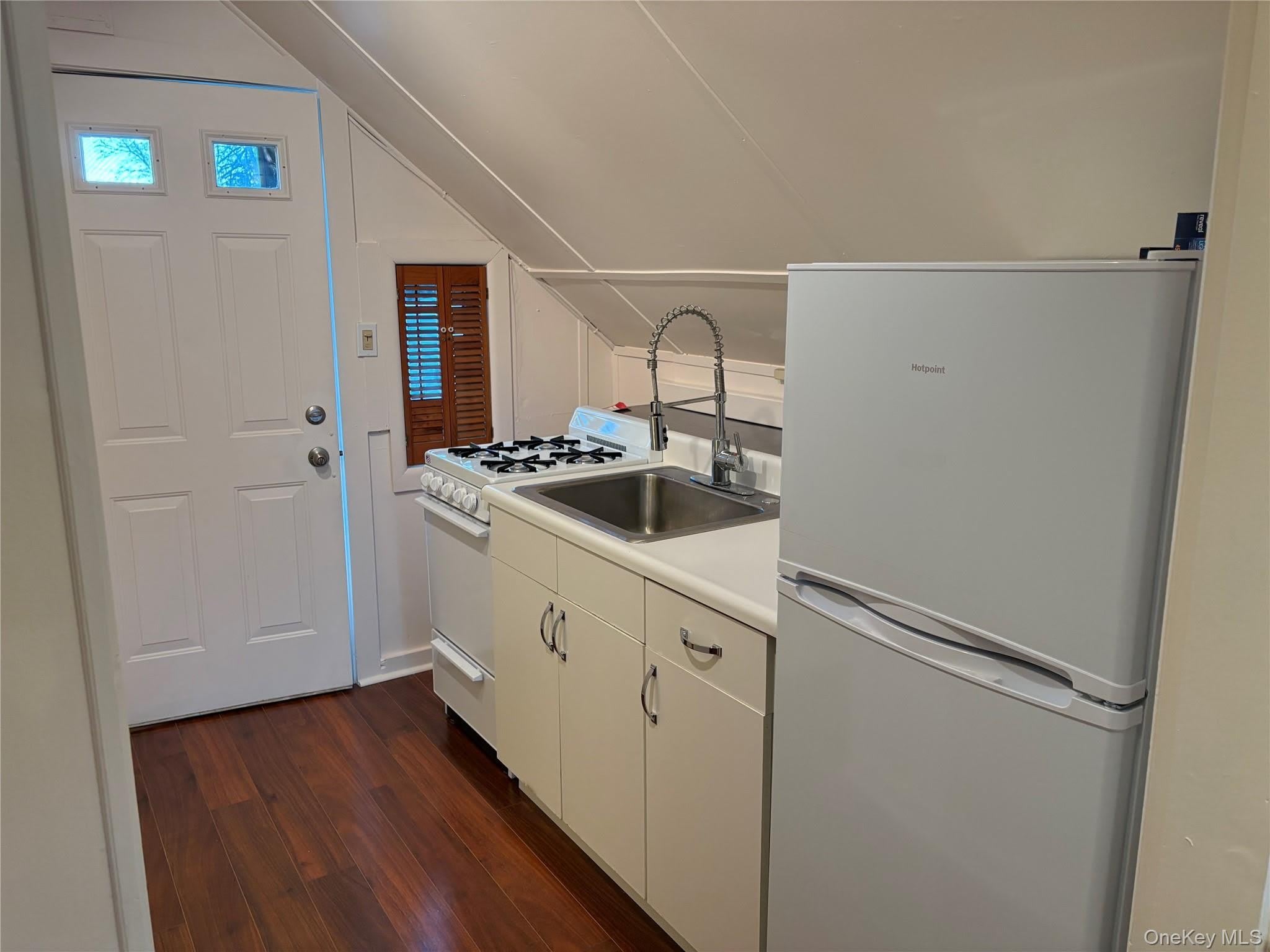 35 Oak Street – photo 4
