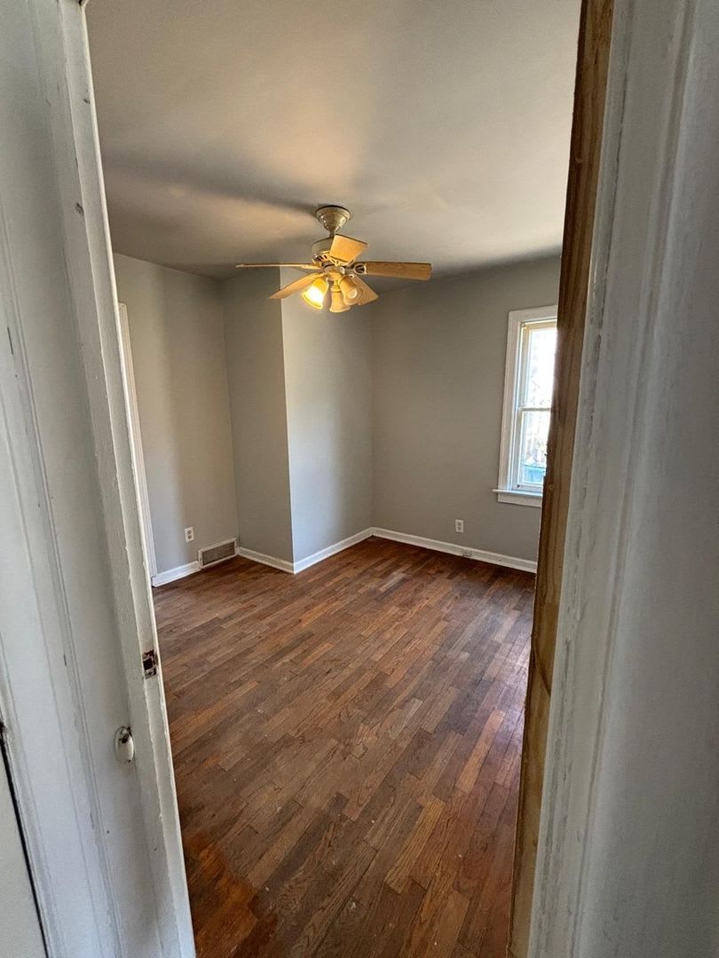 Charming 2Br House In Lansing – photo 5