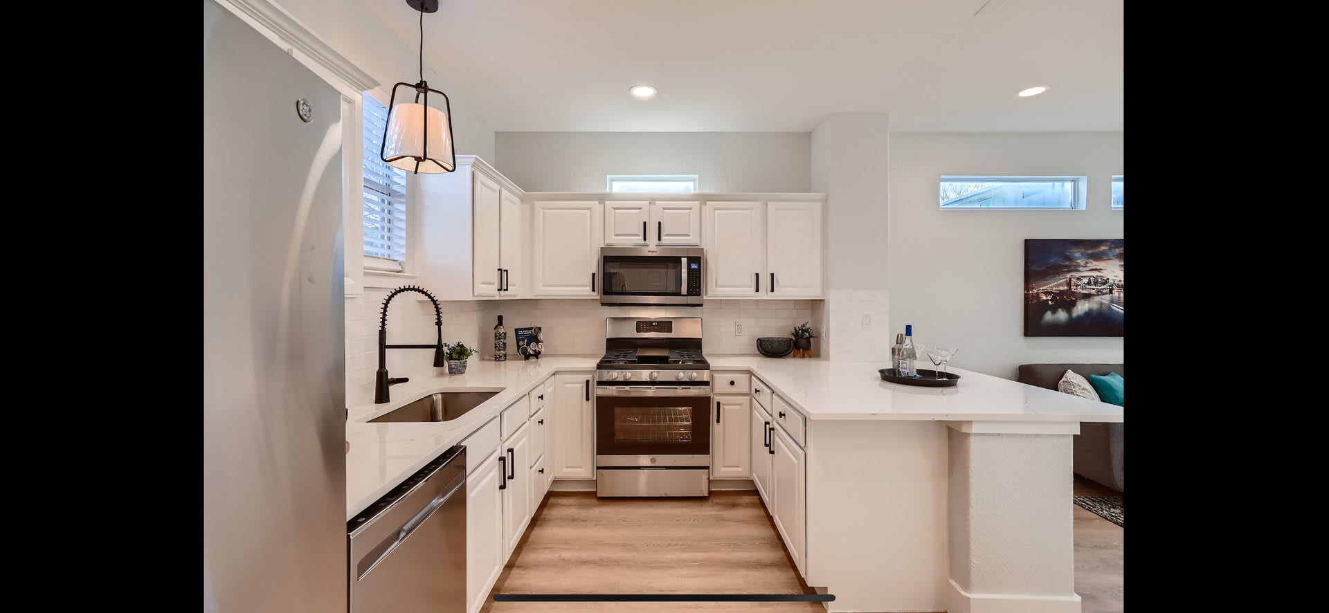 Updated home only 10 minutes to downtown! – photo 5