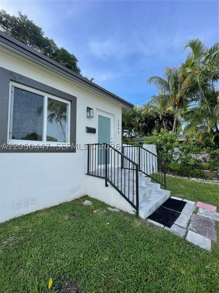 2856 SW 37th Ave – photo 1
