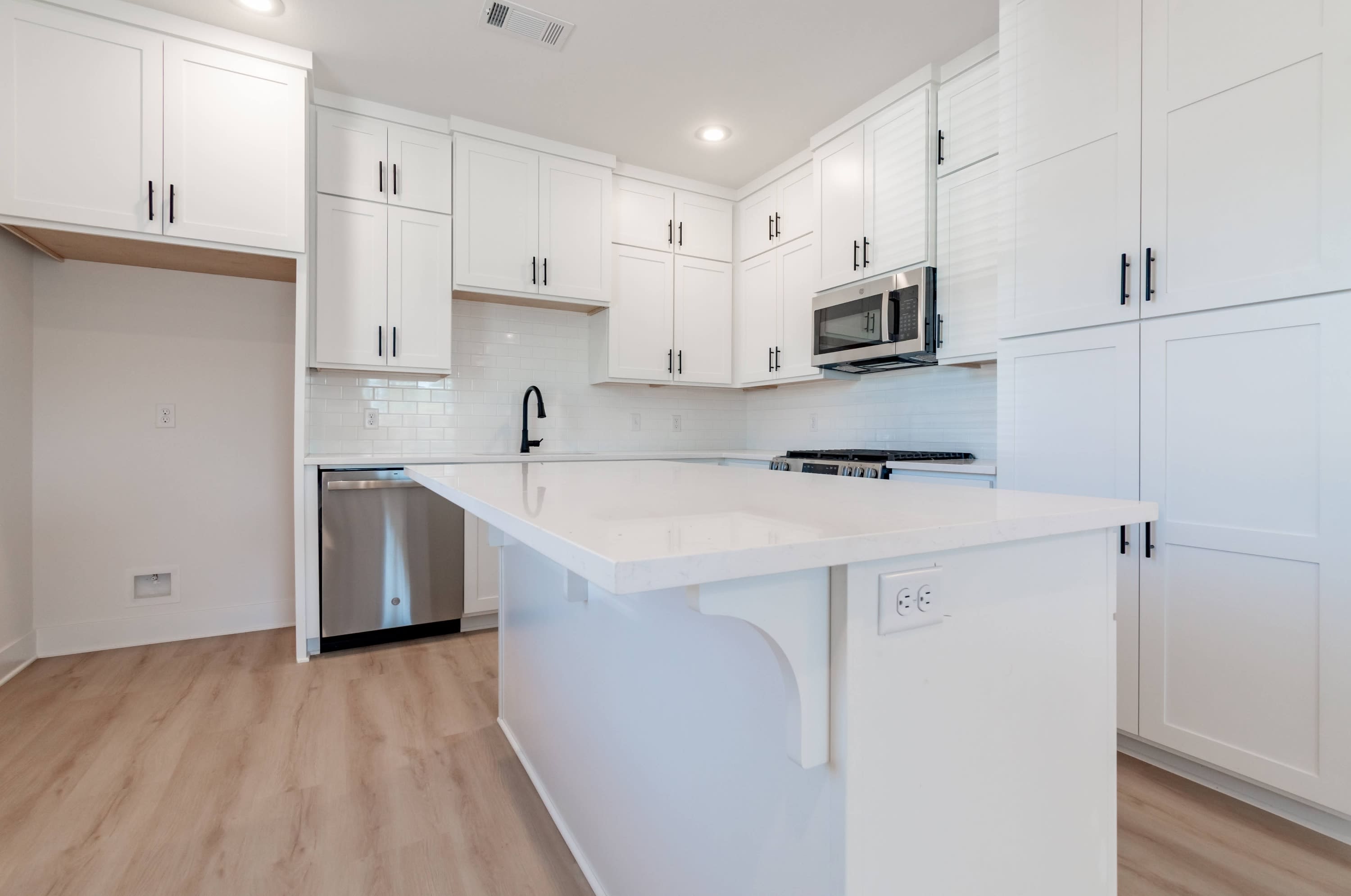 1644 North Leverett Avenue – photo 4