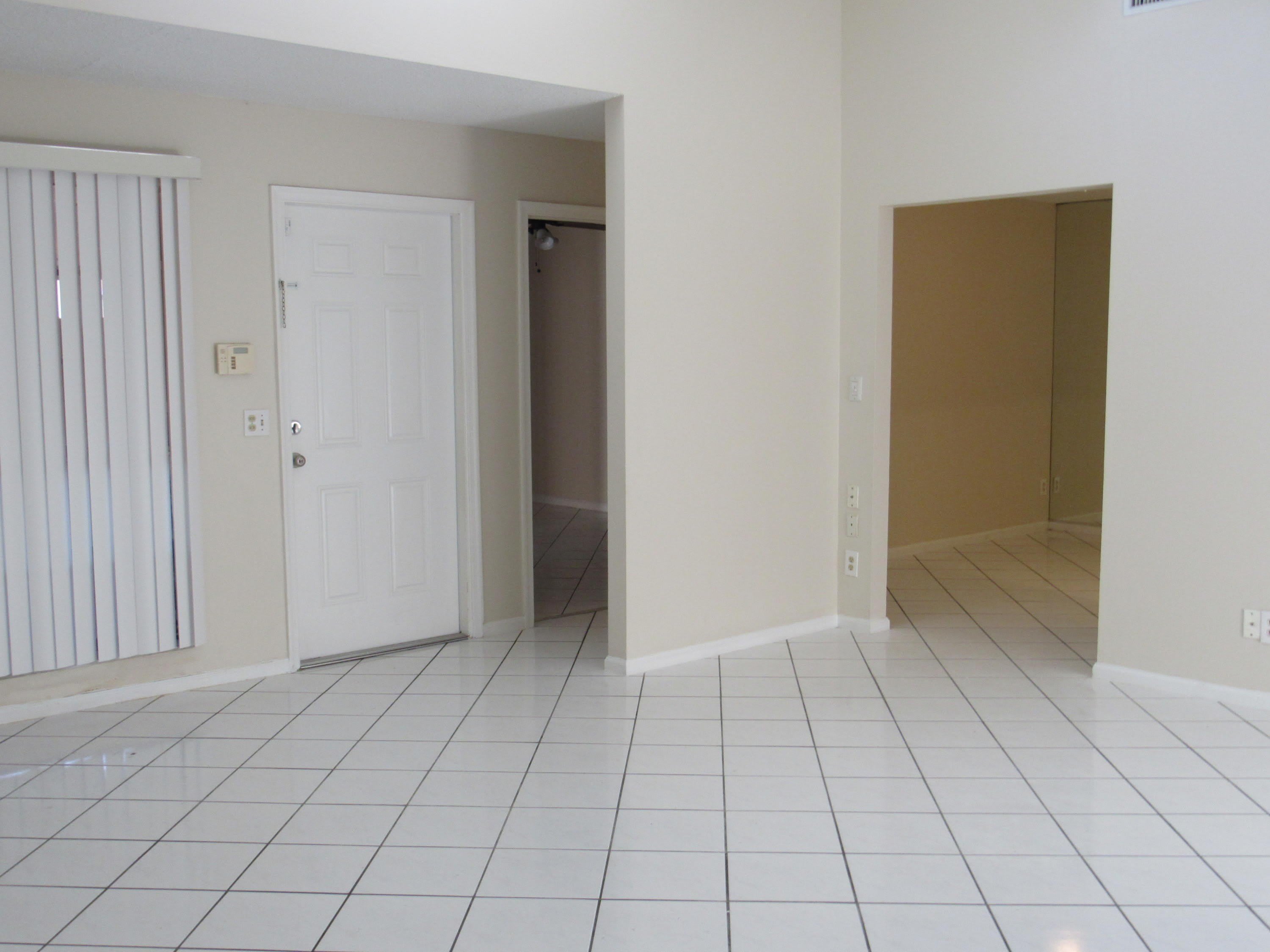 1065 Manor Drive – photo 3