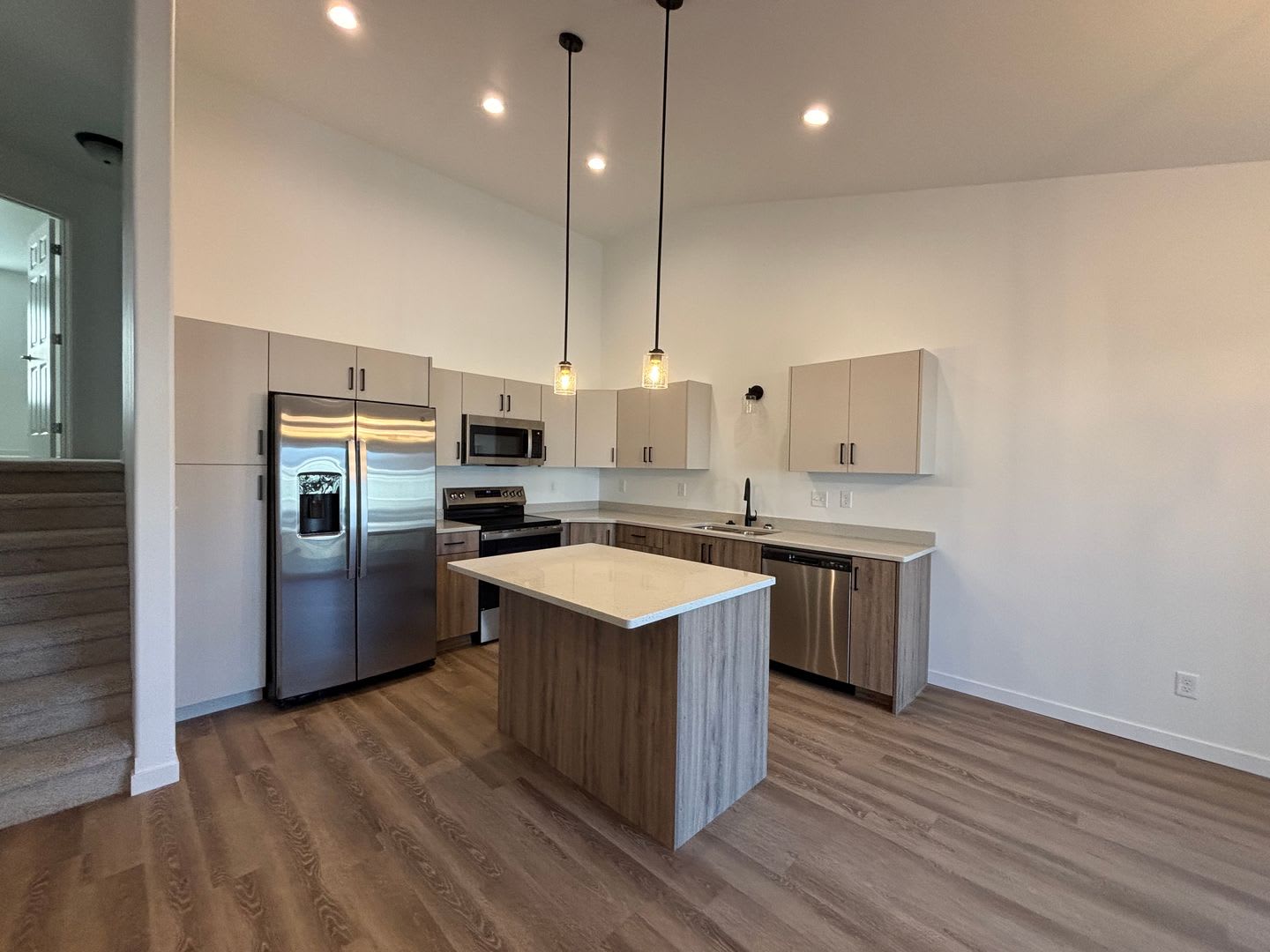 3 Bedroom 3 Bathroom Townhomes – photo 1
