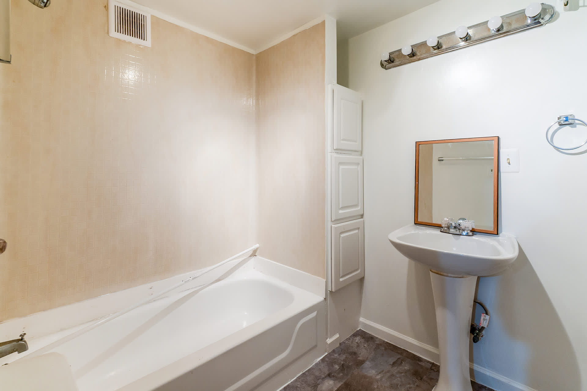 5704 Monroe St – photo 5