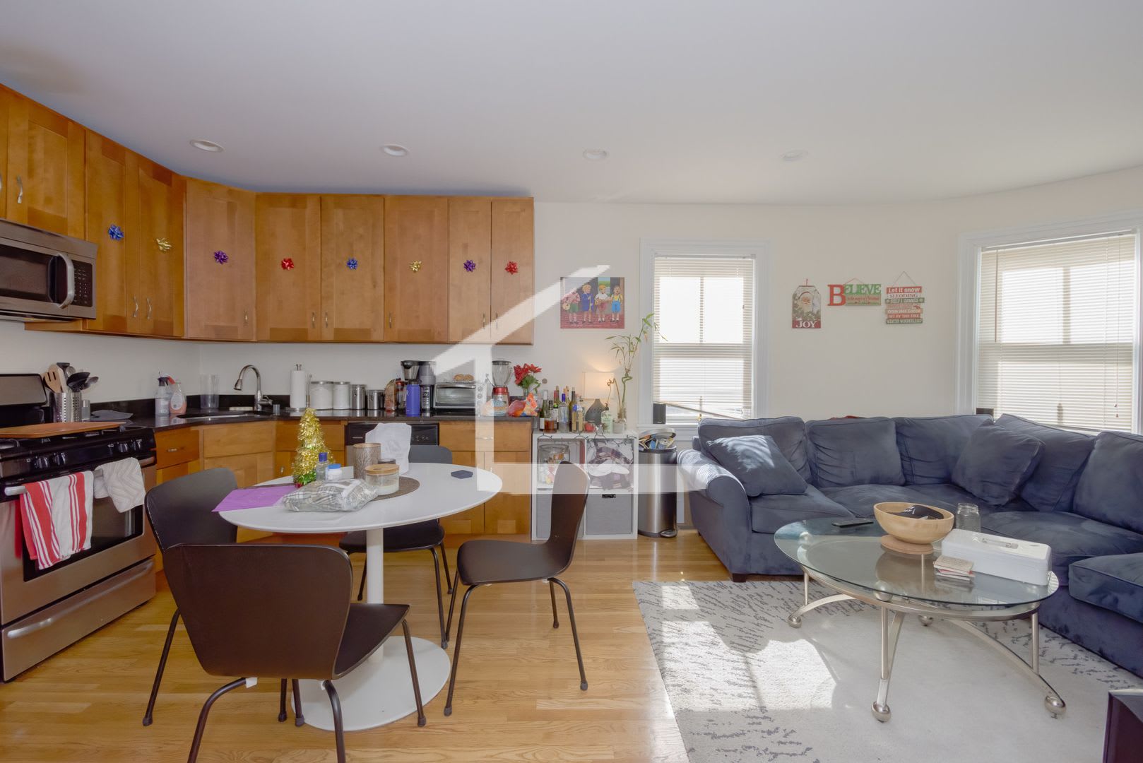 Charming 3 Bedroom-No Broker Fee – photo 1