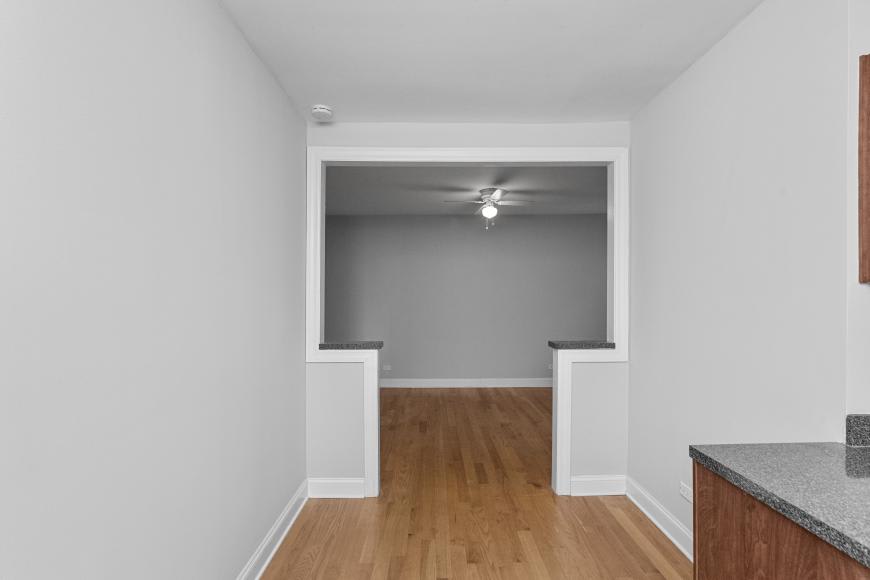 3722 North Pine Grove Ave. – photo 4