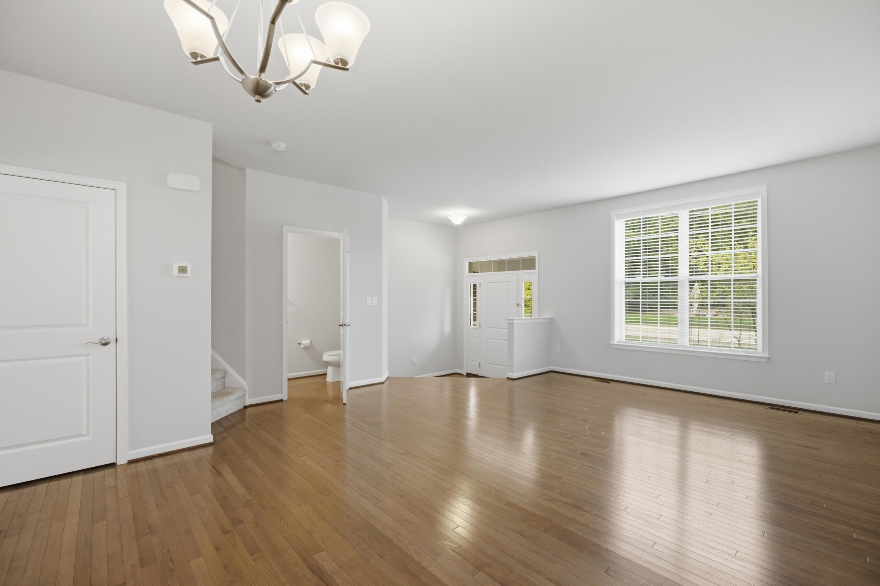 2780 Ashcombe Drive – photo 2