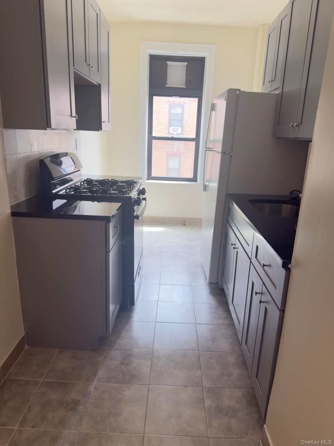 144-44 Sanford Ave – photo 4