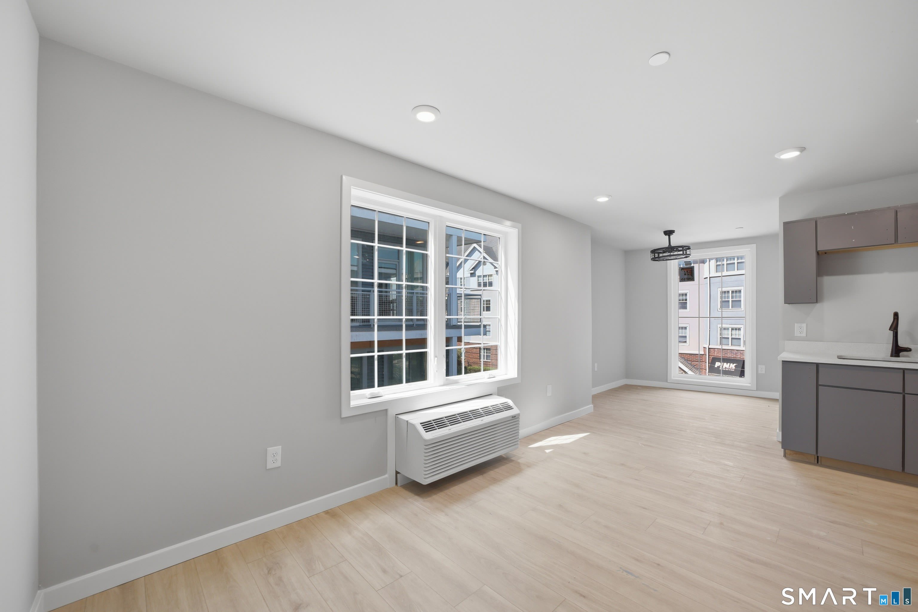 589 Bedford Street – photo 5