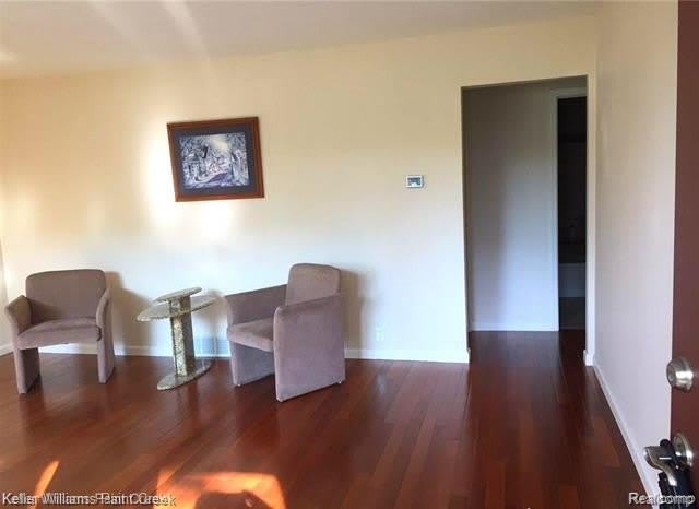 1886 Ruby Avenue – photo 2