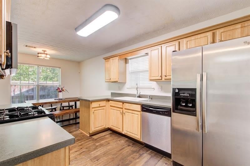 1204 Gates Circle SE – photo 5