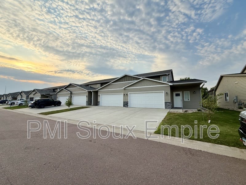 6114 E Copper Pl – photo 2