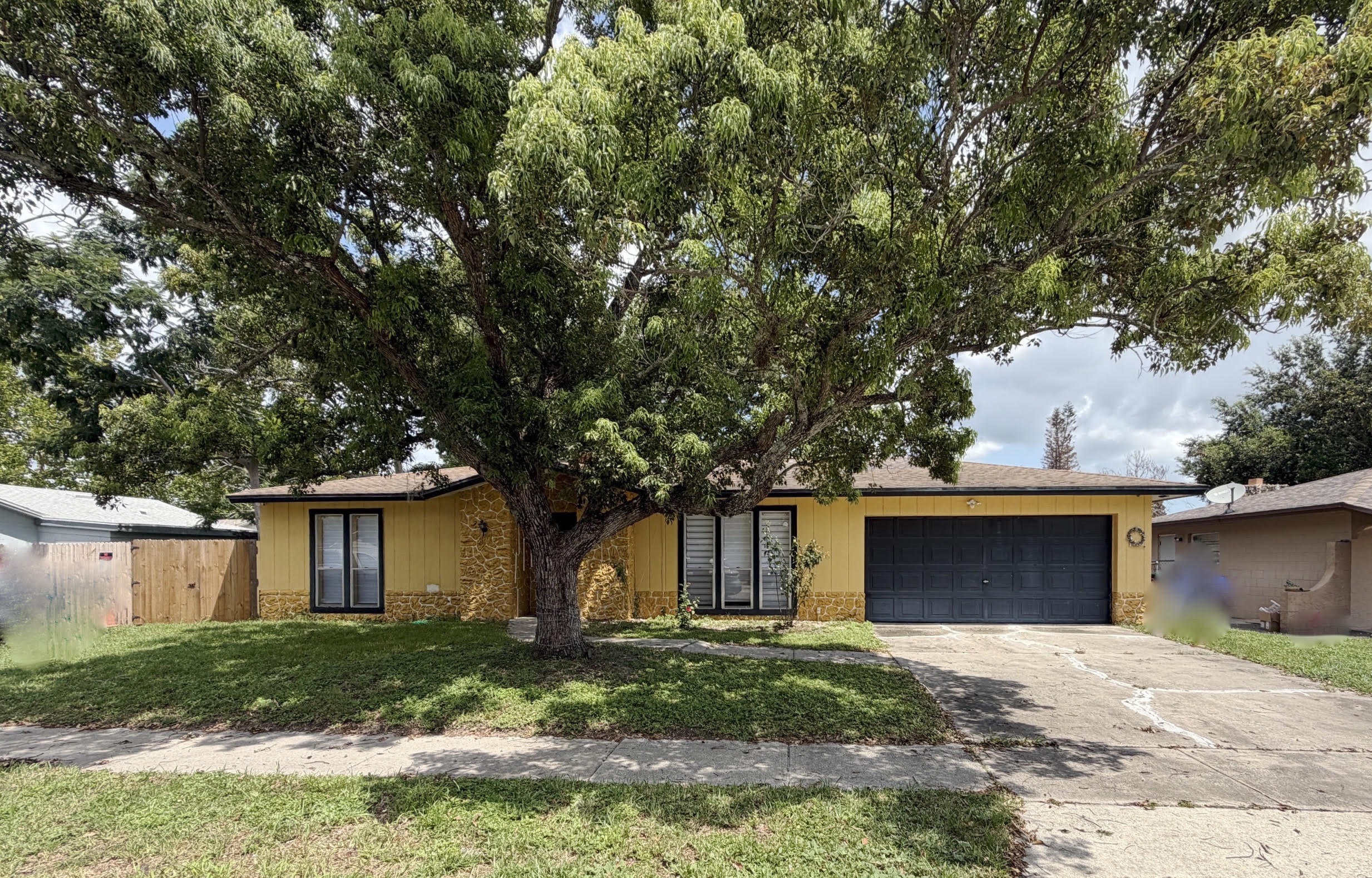 889 Hendry Drive – photo 1