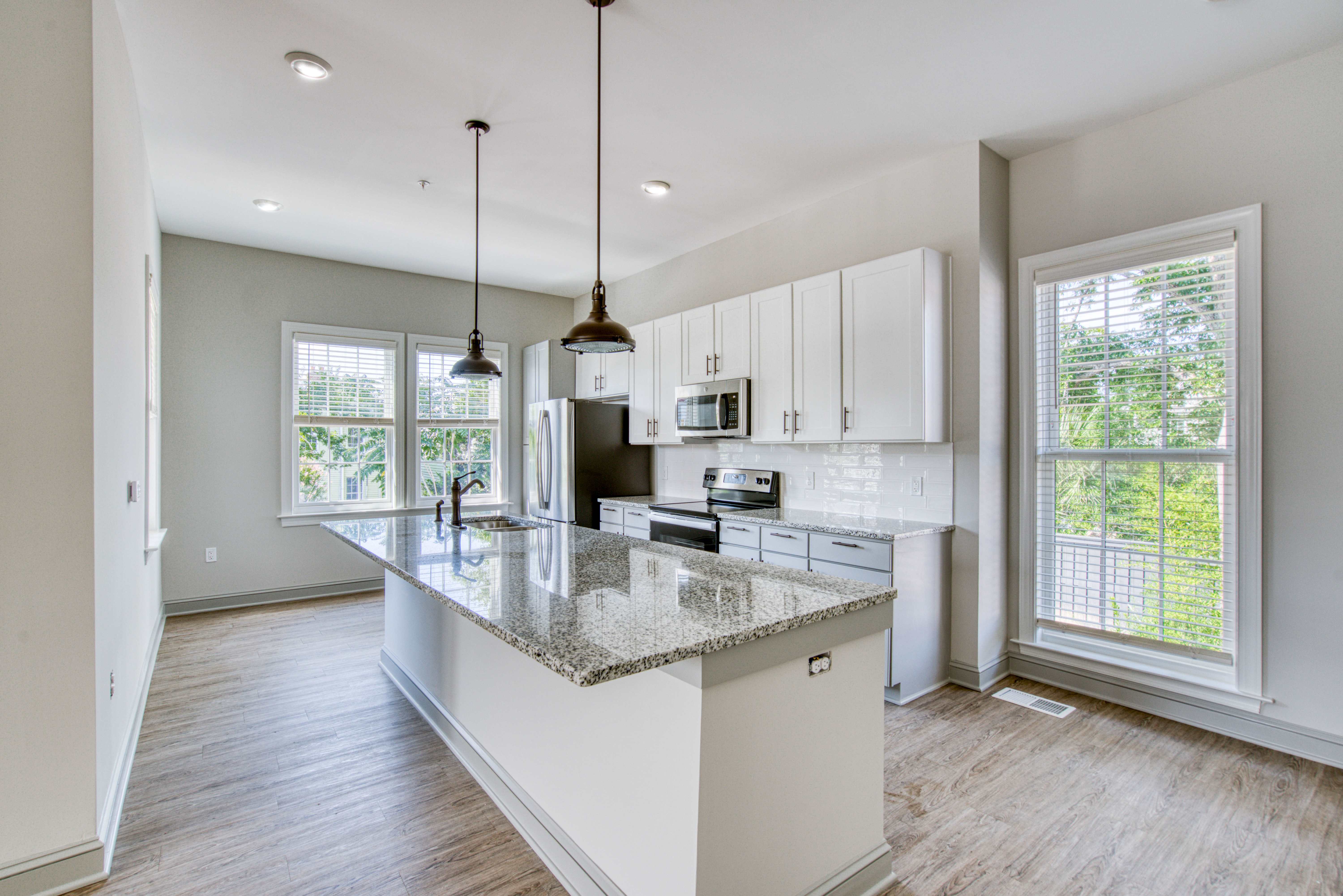 655 East Bay – photo 2