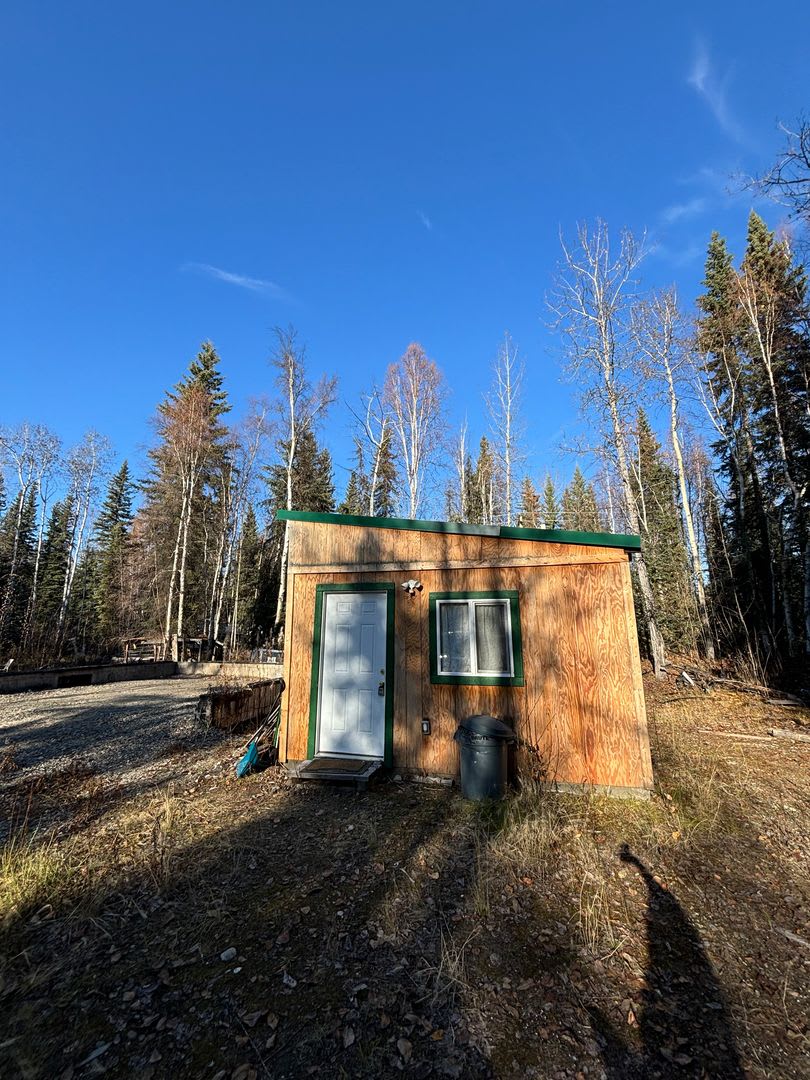 1 Bedroom Home In North Pole Washer Dryer In Unit – photo 1