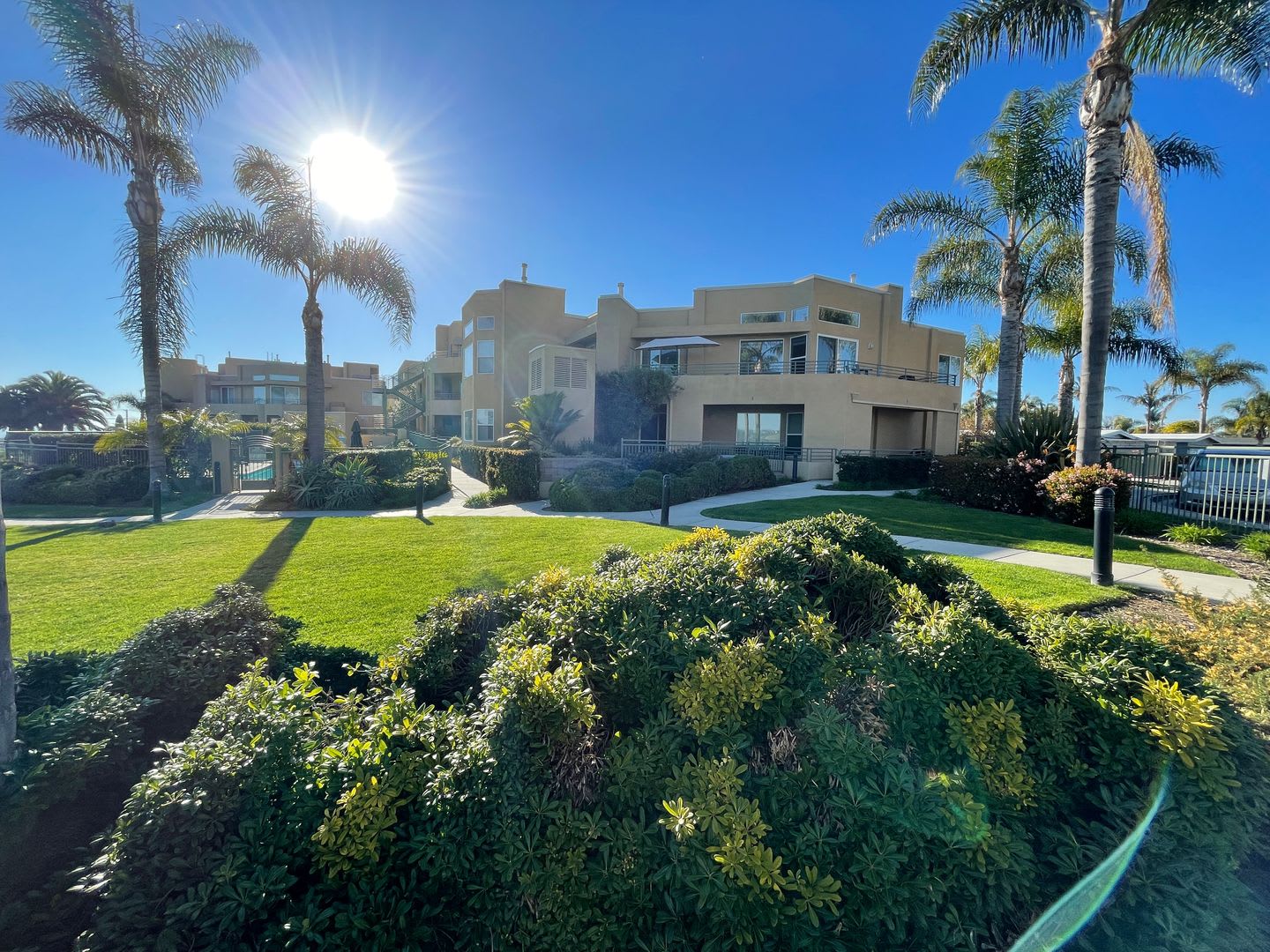 Beautiful First Floor Condo In Ocean Pointe With Lagoon Views – photo 1