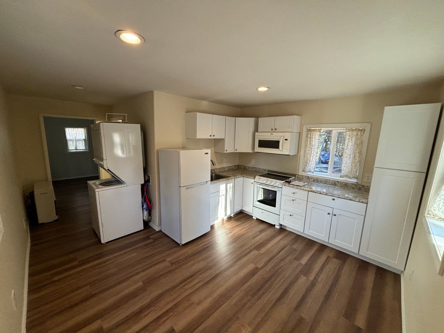 1 Bedroom Home In North Pole Washer Dryer In Unit – photo 2