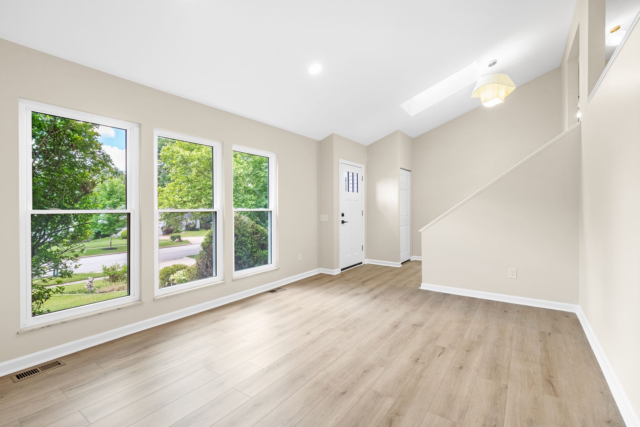 1216 Waldo Way – photo 3